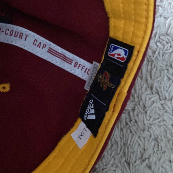 Cleveland Cavaliers L/XL Hat - Picture 2 of 6